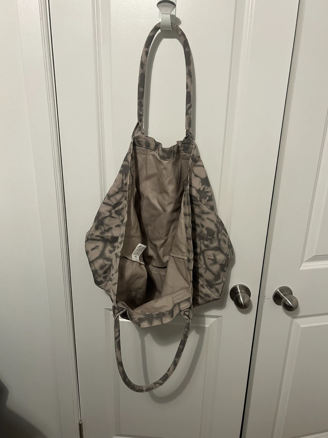 Alo Yoga Tie-Dye Tote Bag - photo 3