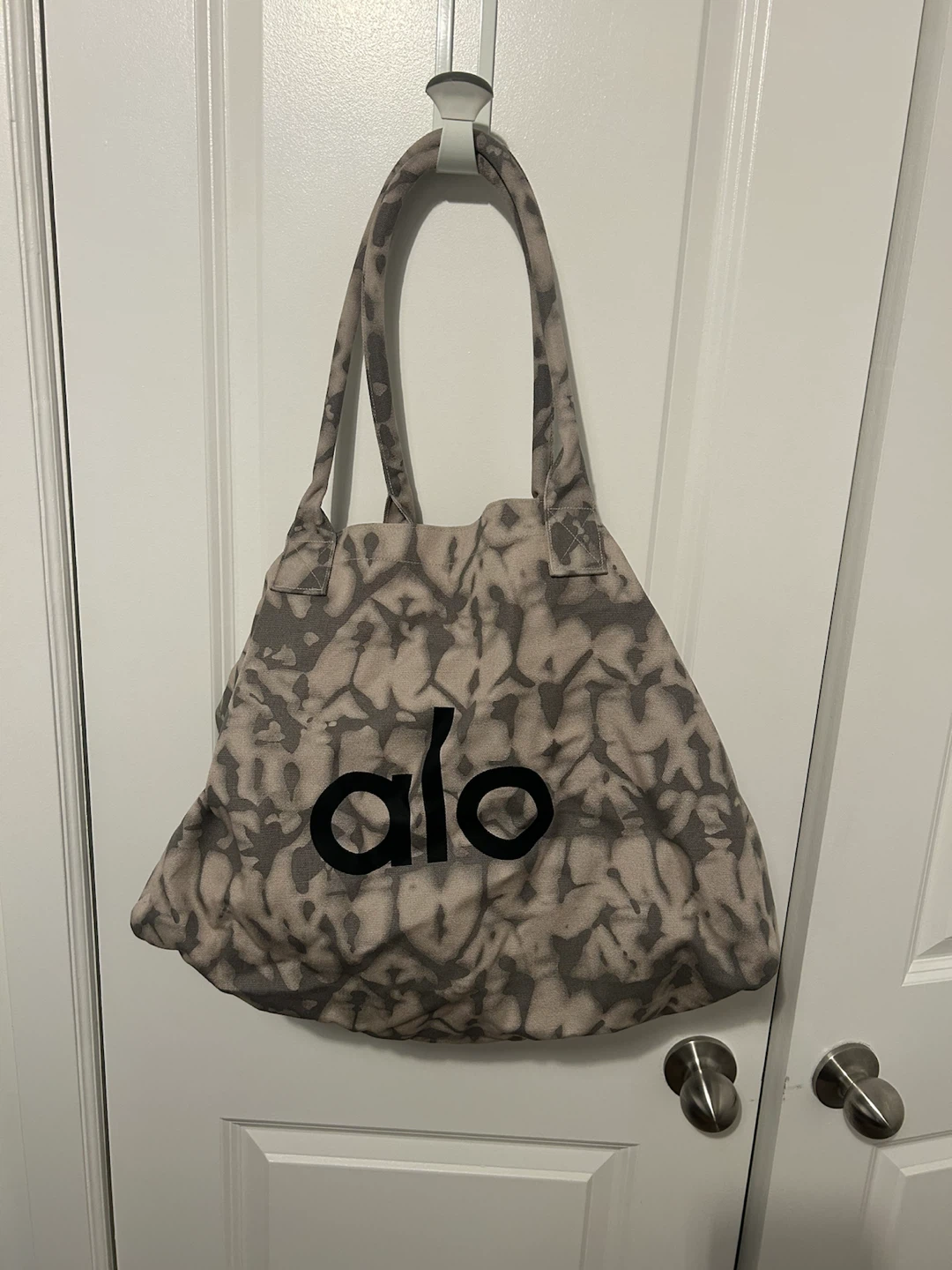 Alo Yoga Tie-Dye Tote Bag - photo 4