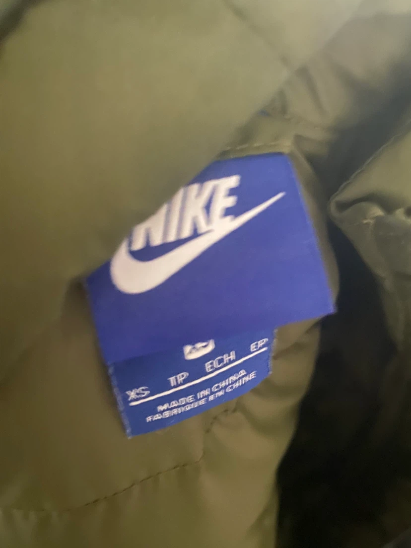 Nike Olive Puffer Jacket XS - photo 5