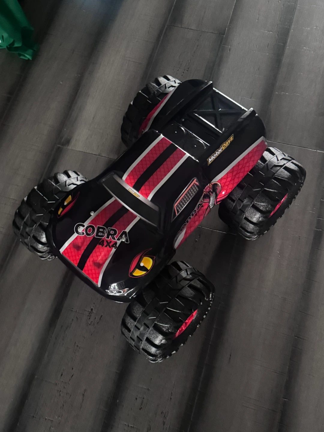 MotorDayz Cobra 4x4 RC Monster Truck