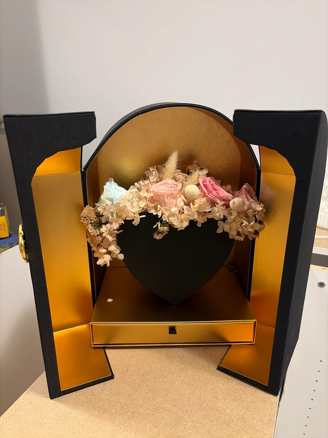 6 Heart-Shaped Preserved Flower Gift Box - photo 2