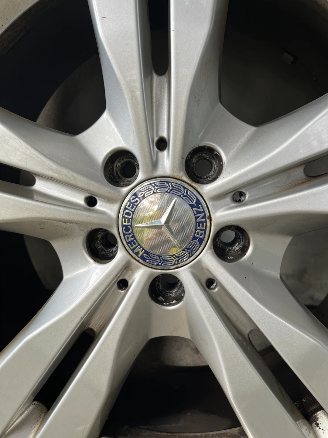 Set of 4 Mercedes-Benz Wheels with 19 inch Continental Tires
