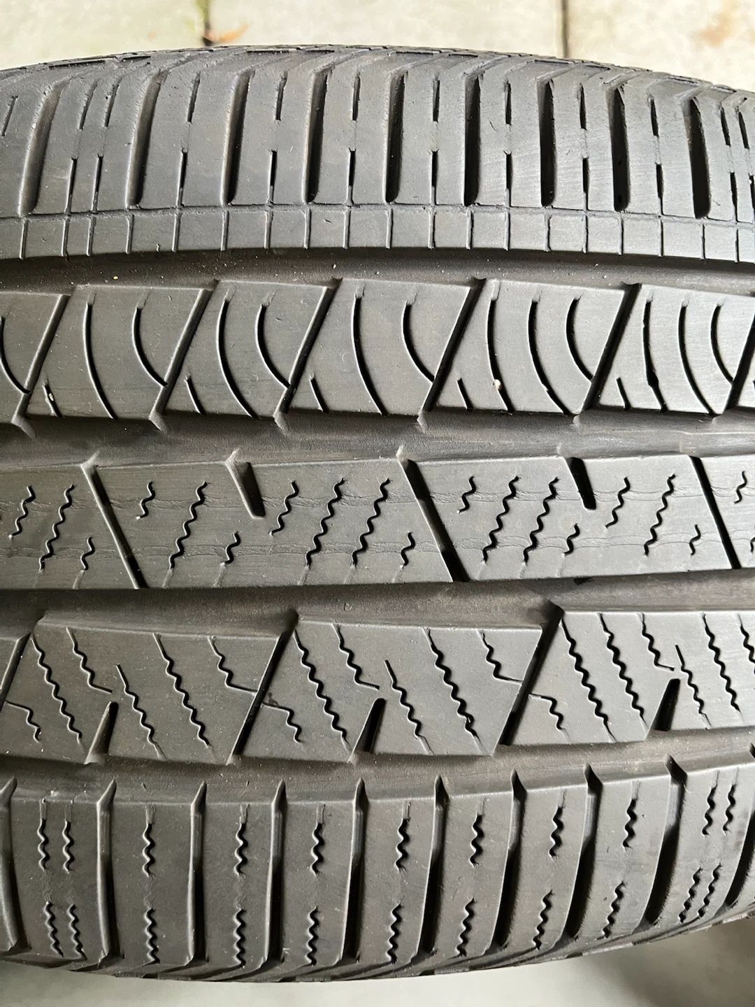 Set of 4 Mercedes-Benz Wheels with 19 inch Continental Tires - photo 2