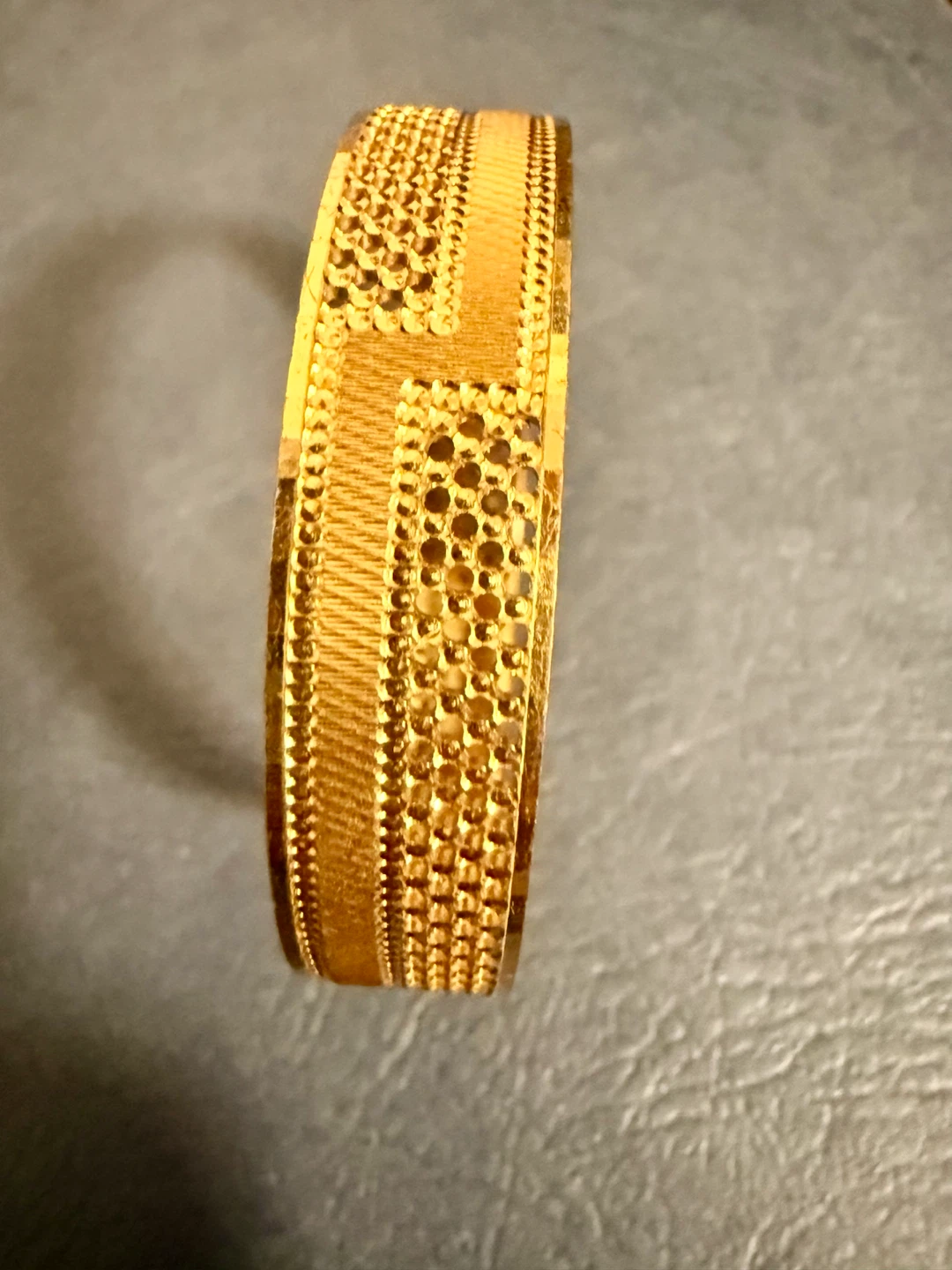 Traditional Indian Gold-Tone Bangle Bracelet - photo 2
