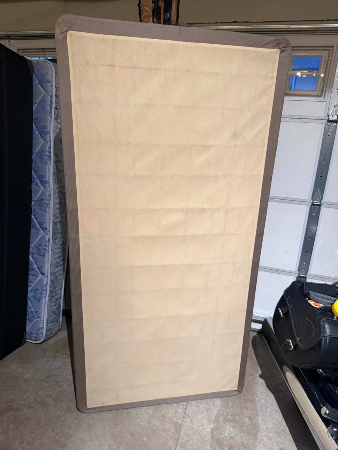 Twin box spring - photo 2
