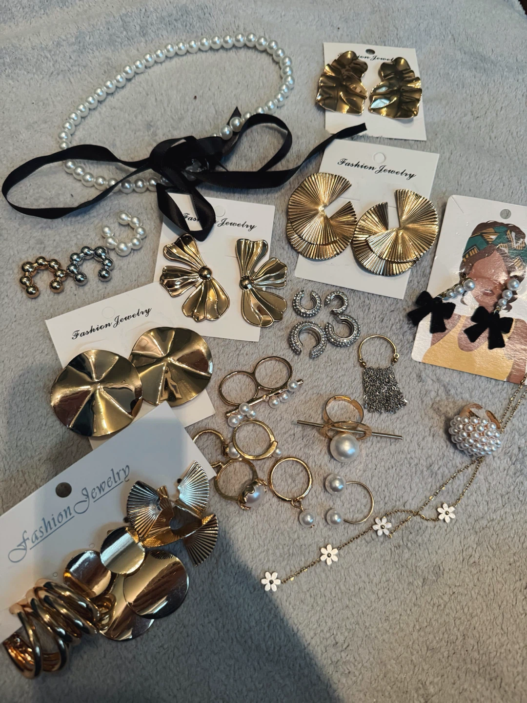 Accessories  Lot: 25 Pieces, All New