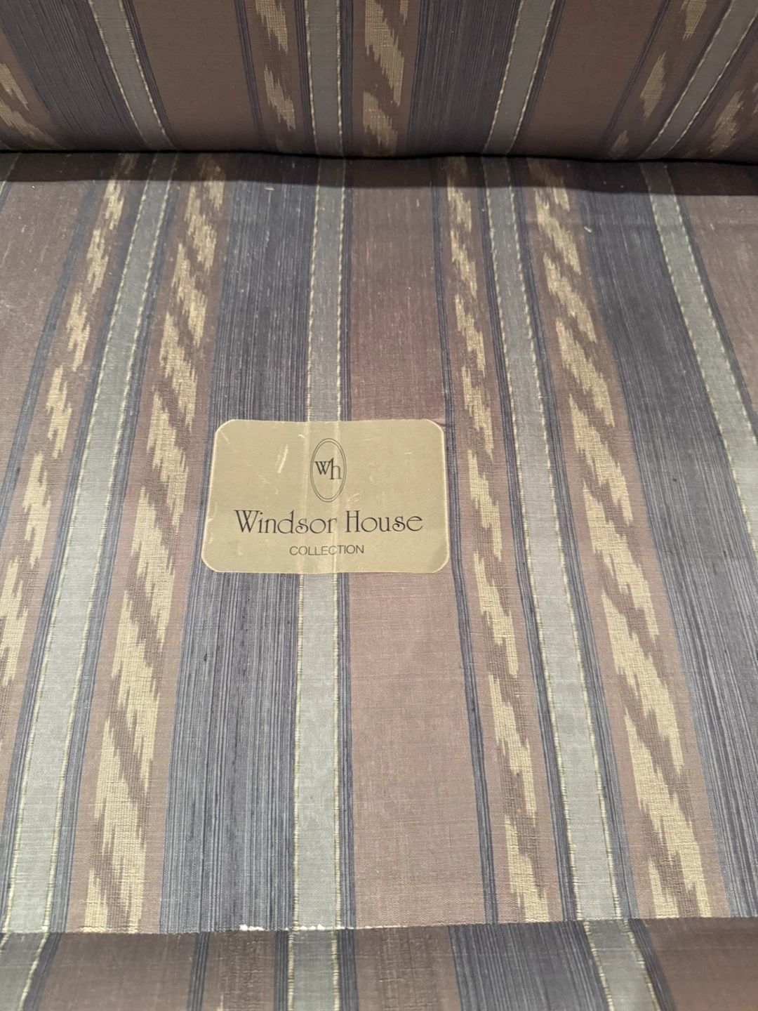 Windsor House Collection Loveseat and Chairs - photo 3