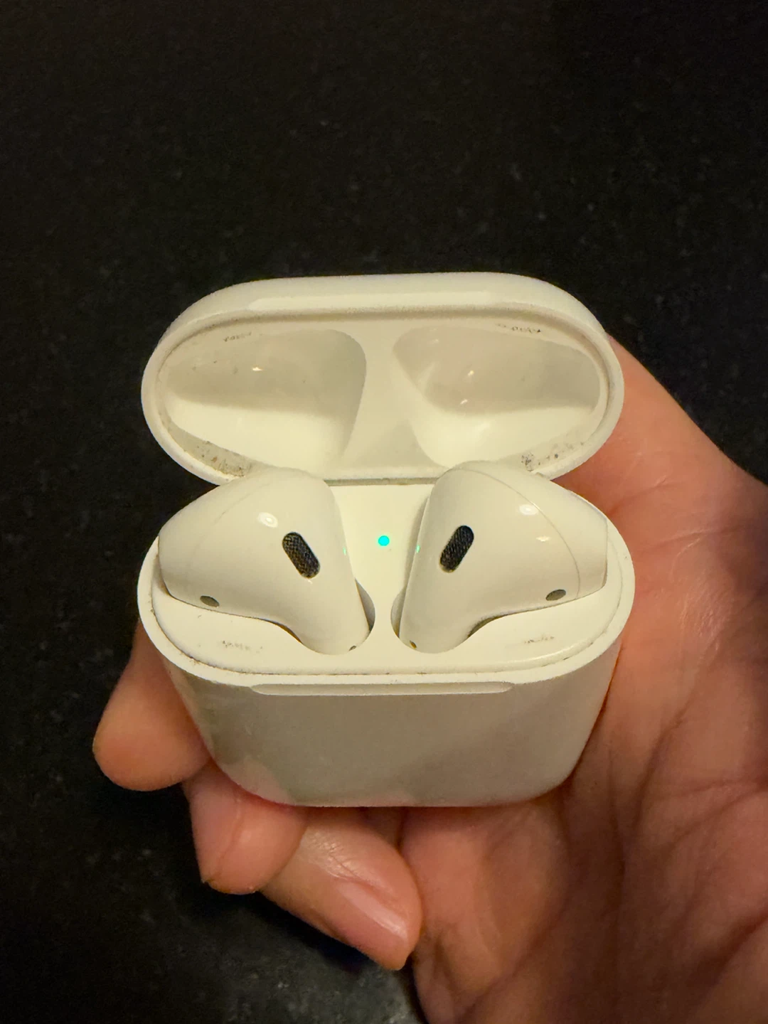 Apple AirPods 2nd generation A2031 with charging cable - photo 2
