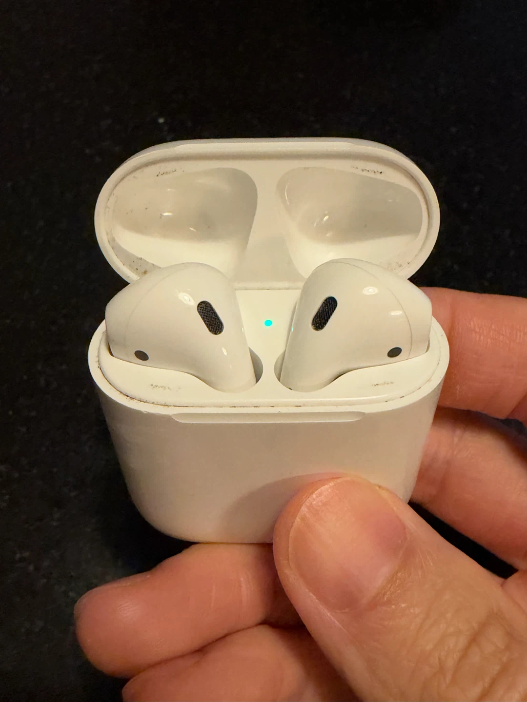 Apple AirPods 2nd generation A2031 with charging cable - photo 5