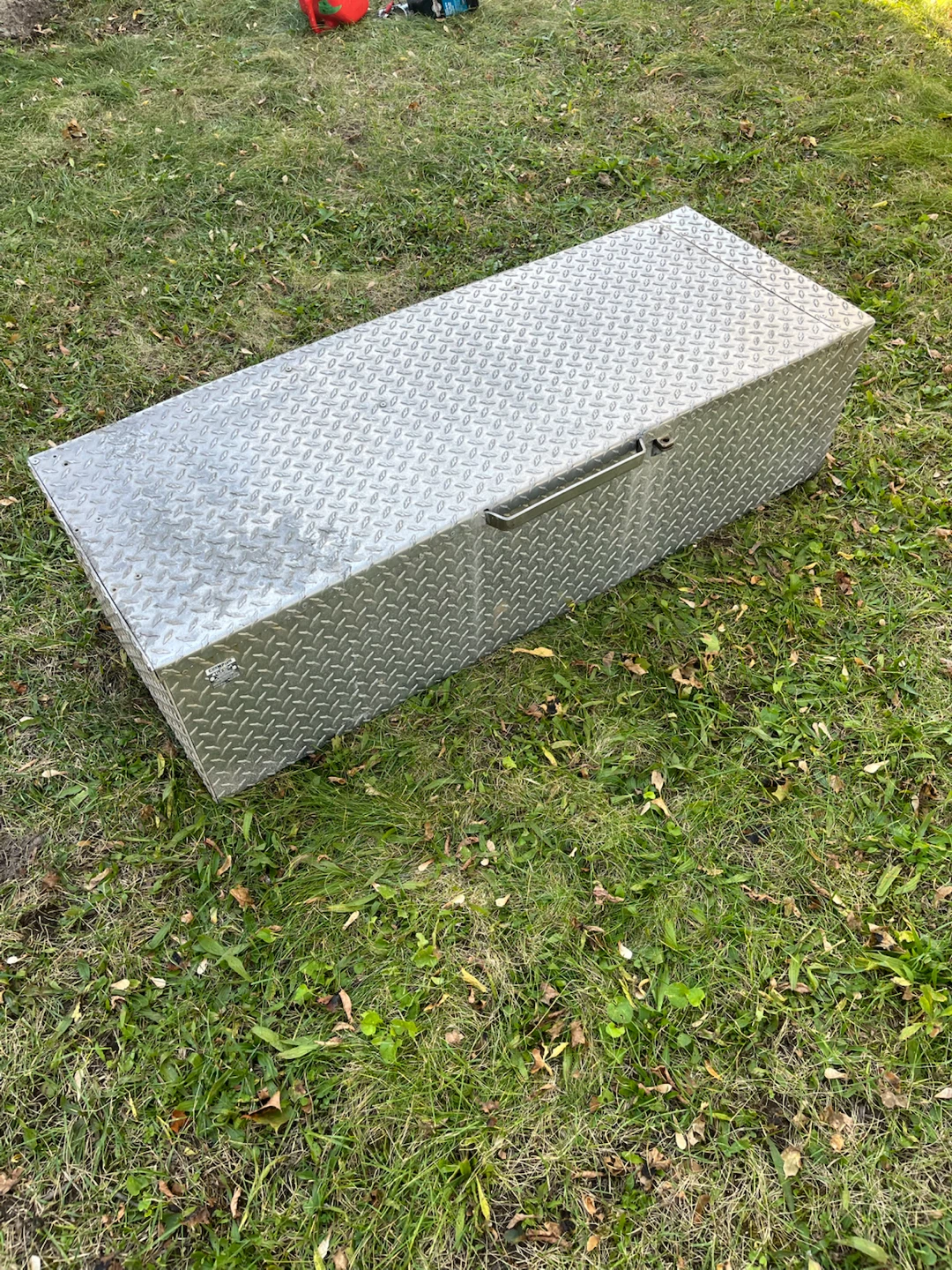 tool box for truck bed or trailer tongue