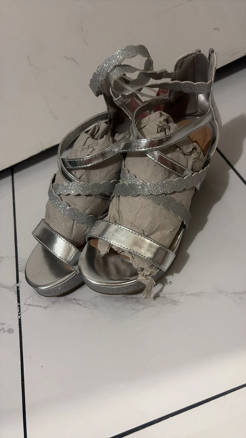 Silver Pop-Up Giant Sandals Size 5 - photo 2