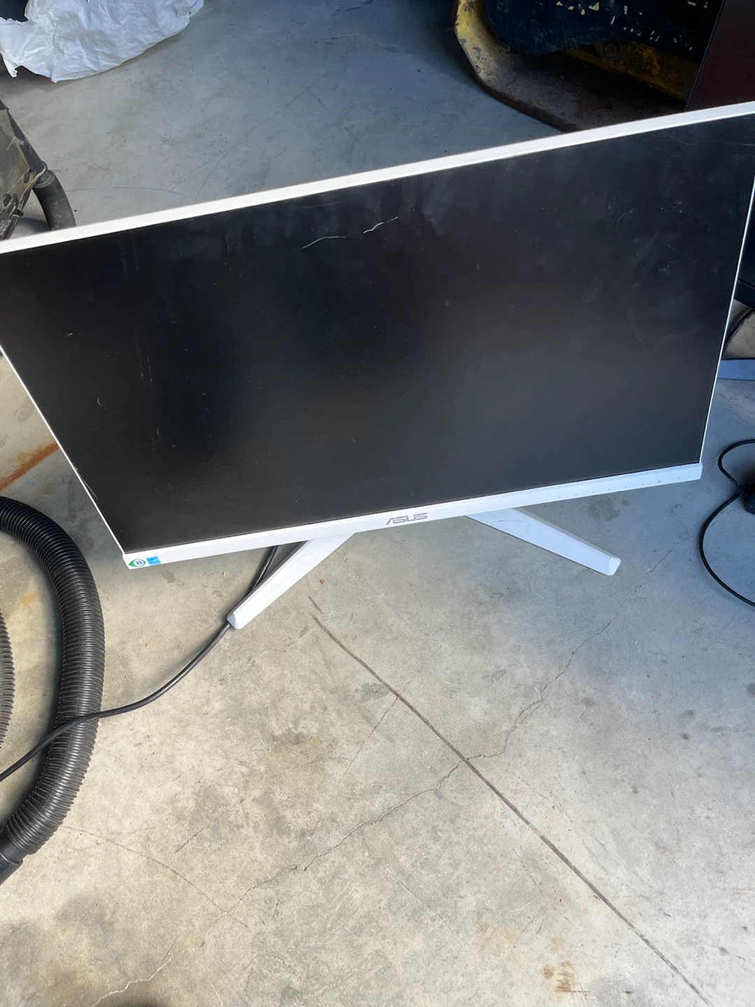 3 broken monitors for parts or repair - photo 4