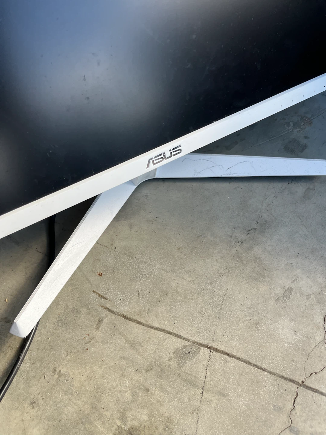 3 broken monitors for parts or repair - photo 5