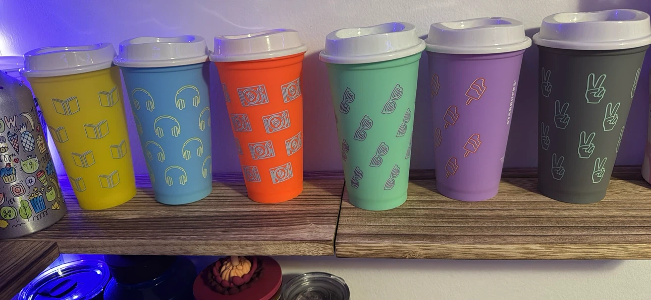 Set of 6 Starbucks Reusable Colour Changing Cups