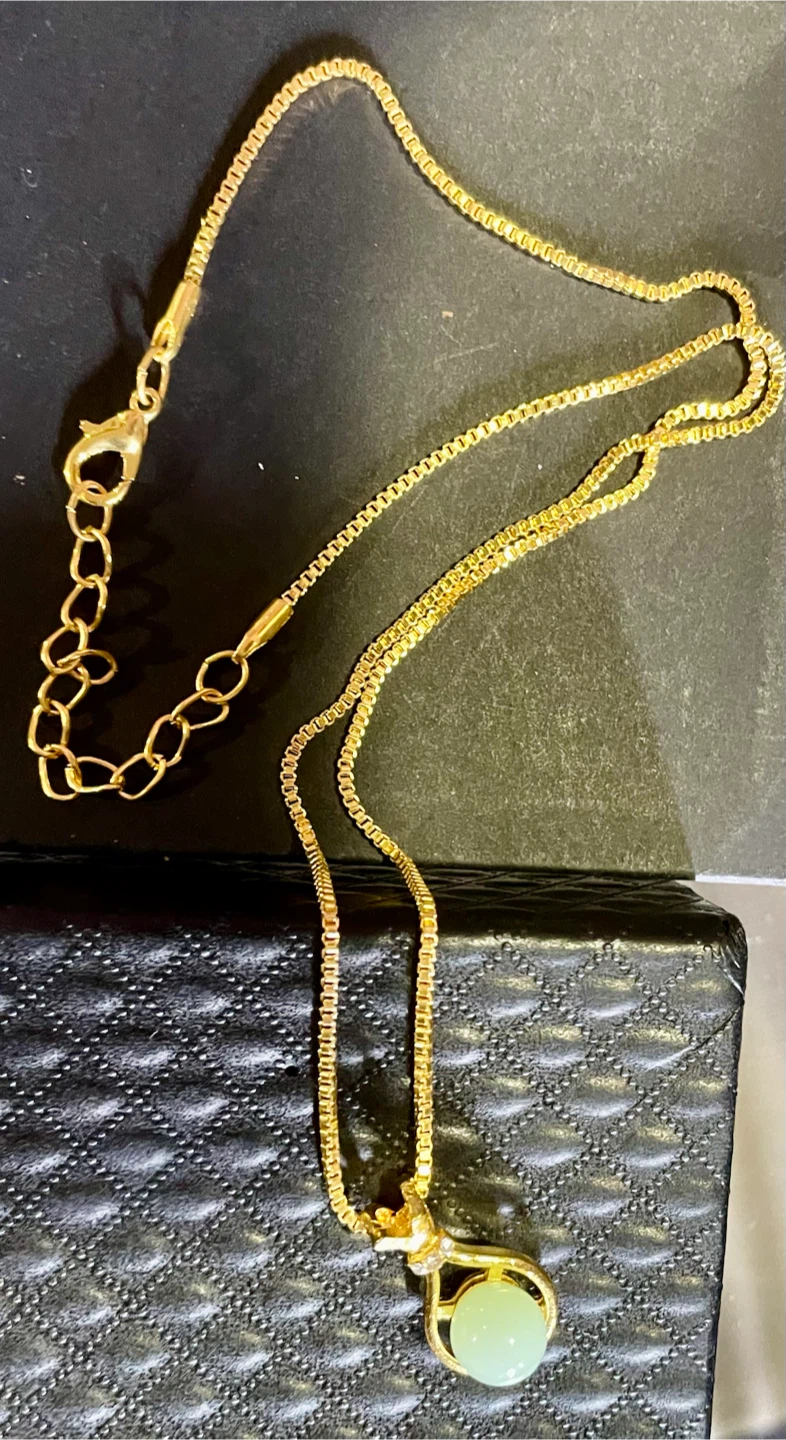 Gold Tone Jade Pendant Necklace - photo 3