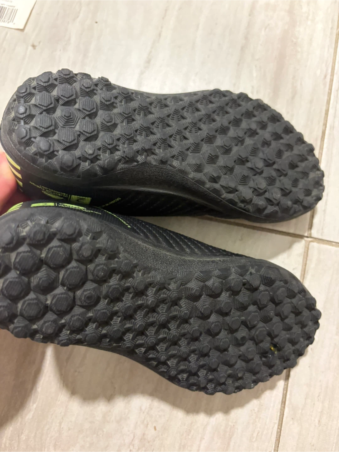 Kipsta 100 kids Soccer Cleats size 10.5c - photo 3