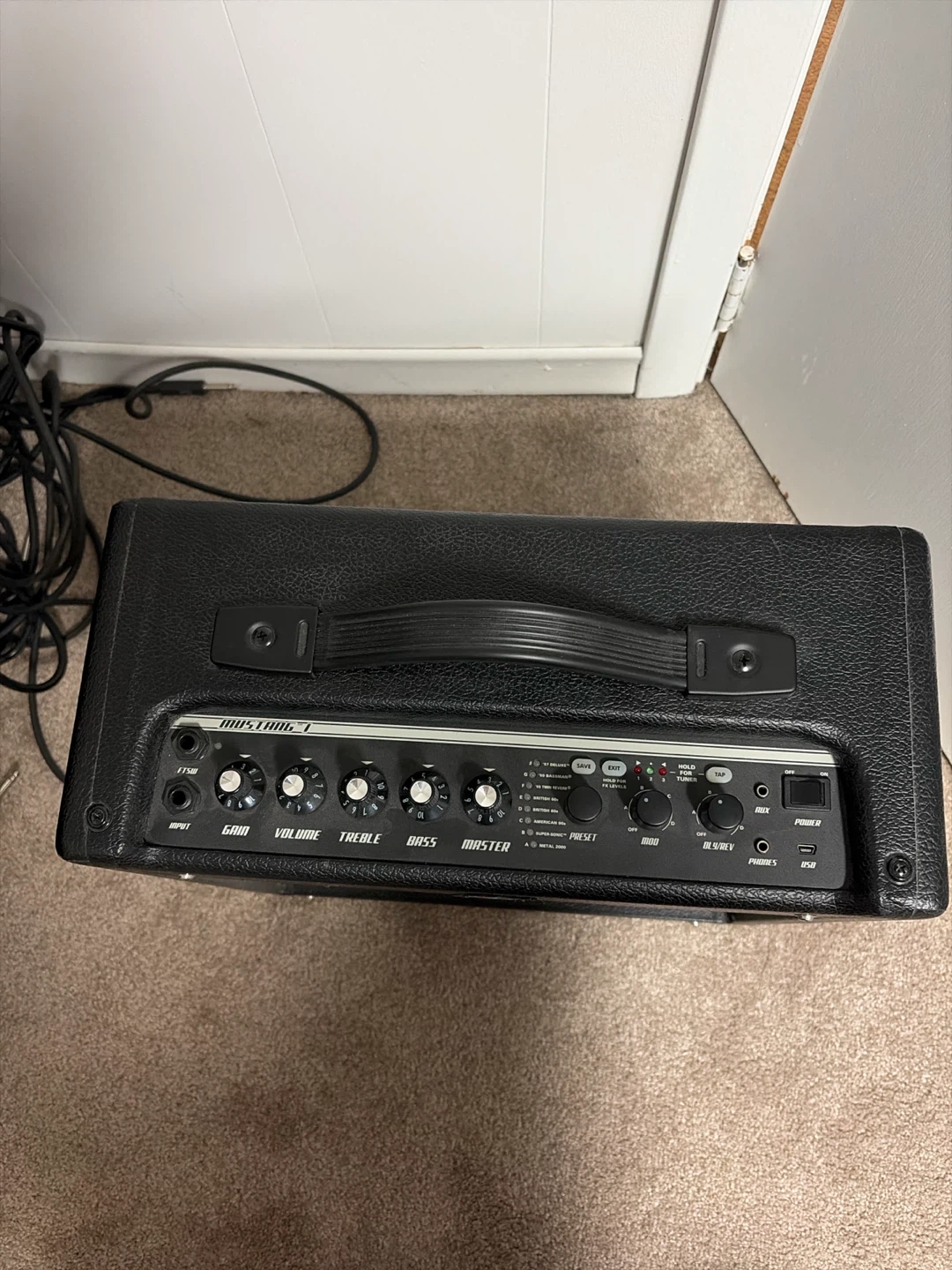 Fender Mustang I v.2 Guitar Amplifier - photo 2