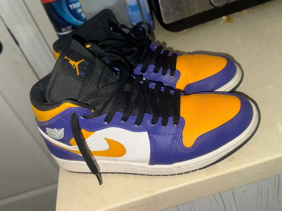 Nike Air Jordan 1 Mid Lakers US 8.5