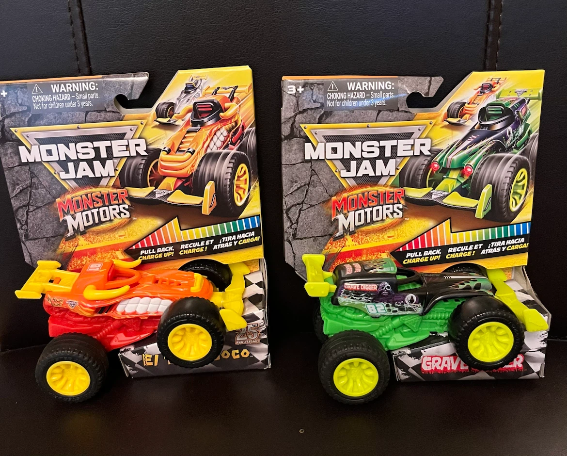 Set of 5 Monster Jam Trucks brand new - photo 2
