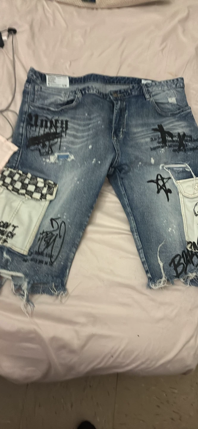 Graphic Print Distressed Denim Shorts