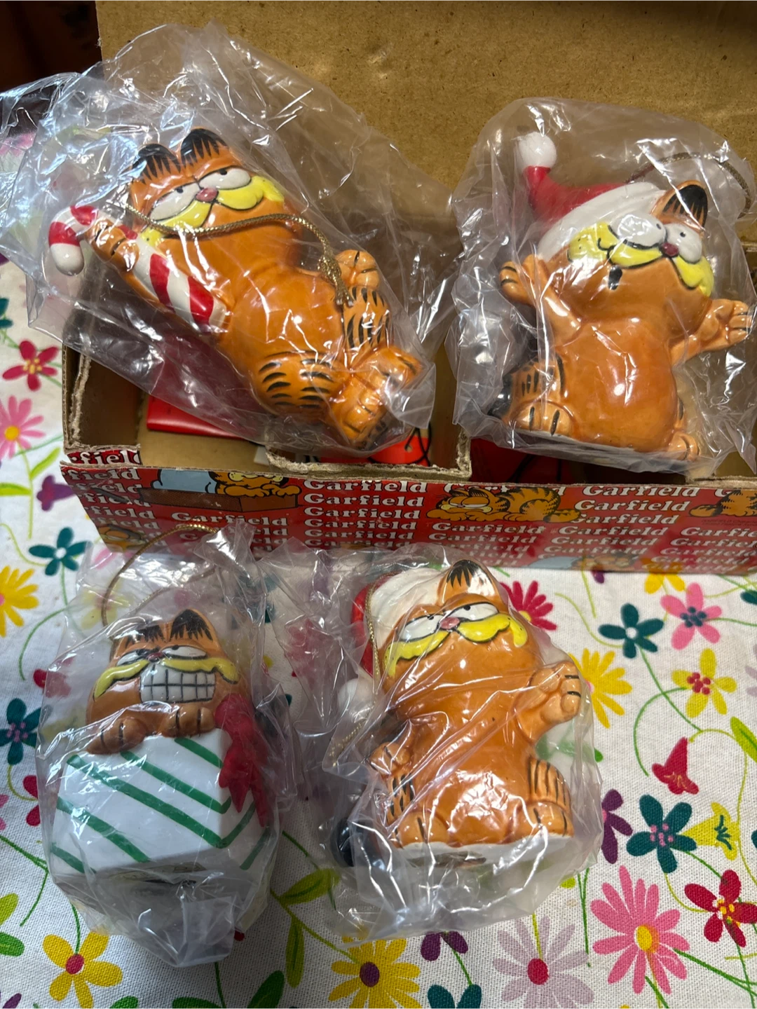 Vintage Enesco Garfield Christmas Ornaments Set - photo 3