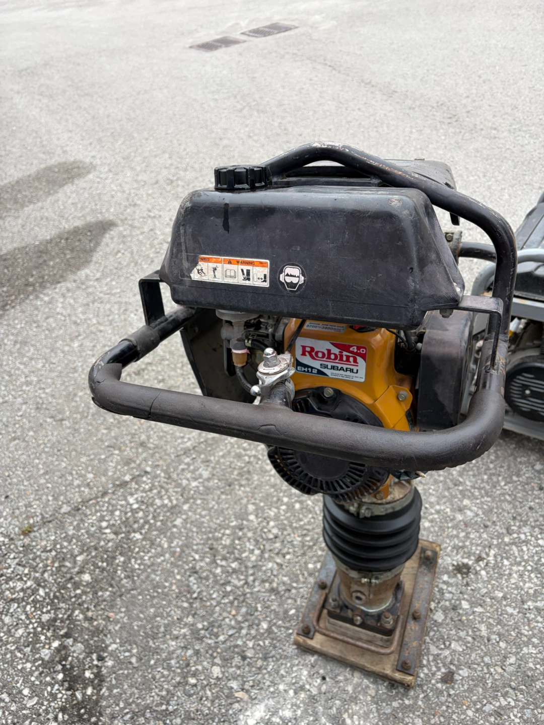 Robin Subaru EH12 Engine Tamping Rammer - photo 3