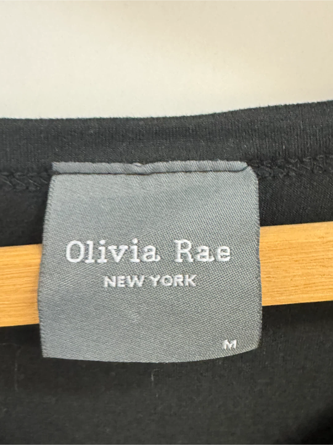 Olivia Rae Black V-Neck T-Shirt M - photo 2