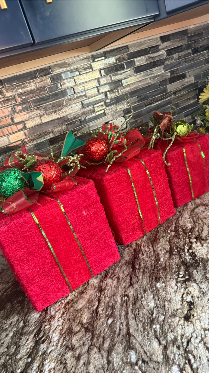 Lighted Christmas Present Decorations