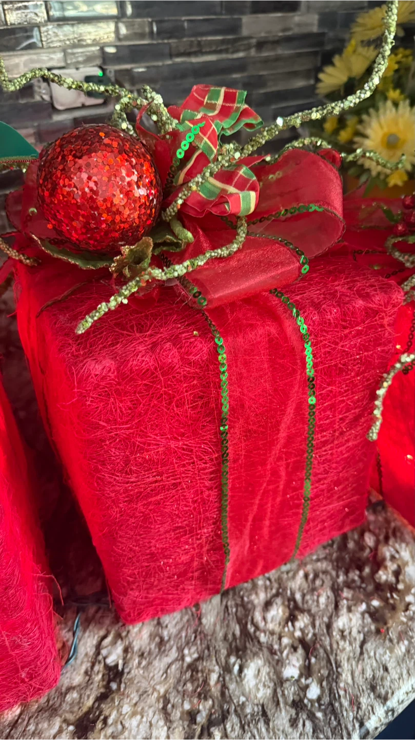 Lighted Christmas Present Decorations - photo 4