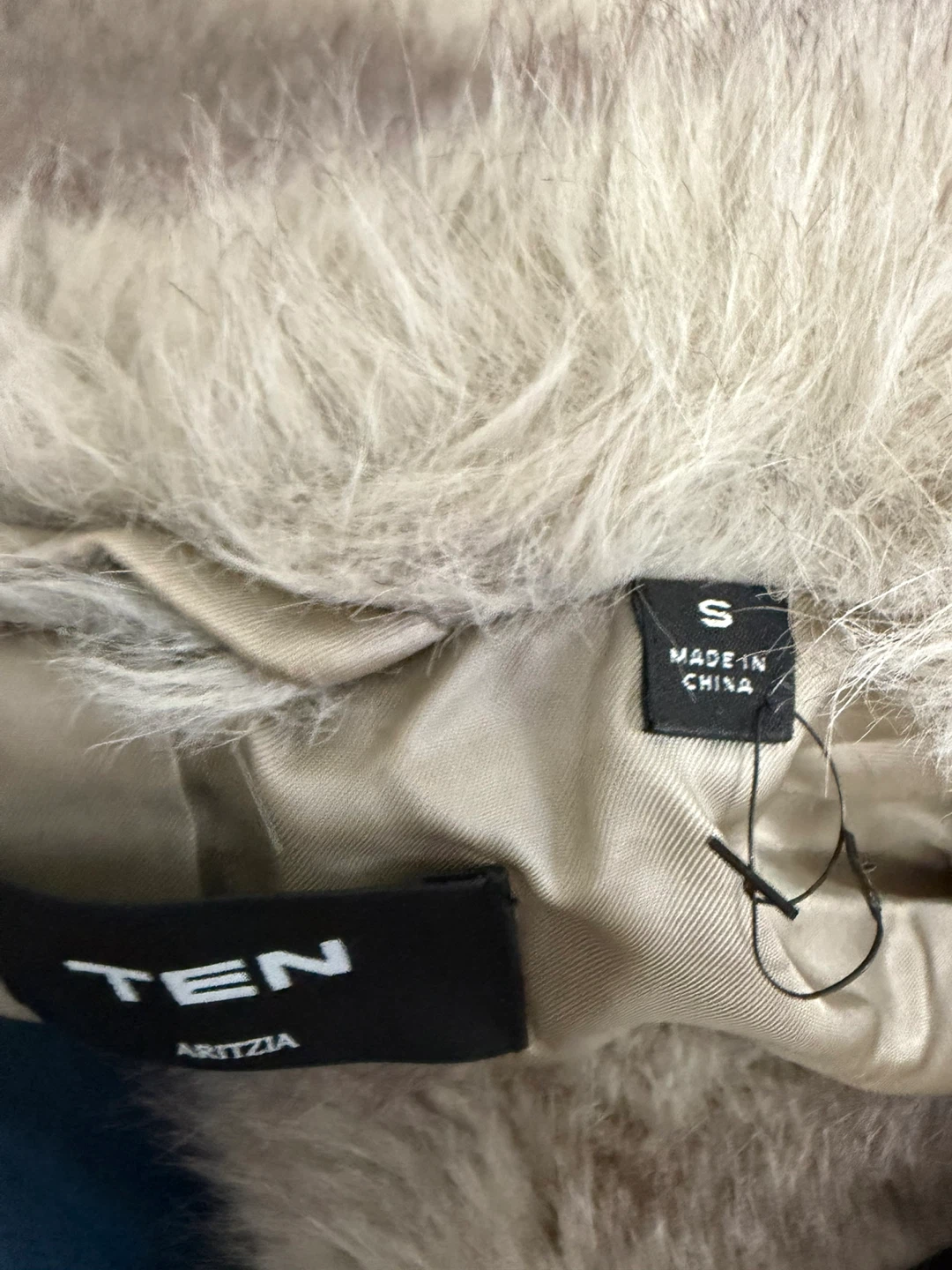 Aritzia Banter Real Faux Fur Coat - photo 3