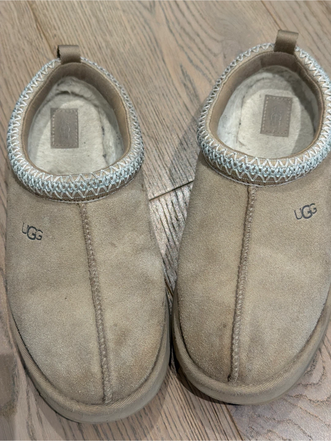 UGG Tasman  size 6