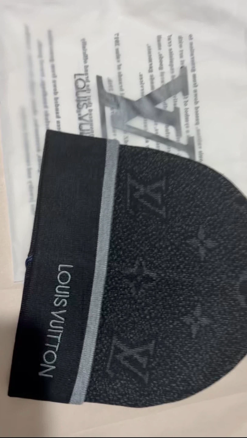 LV Beanies - photo 2