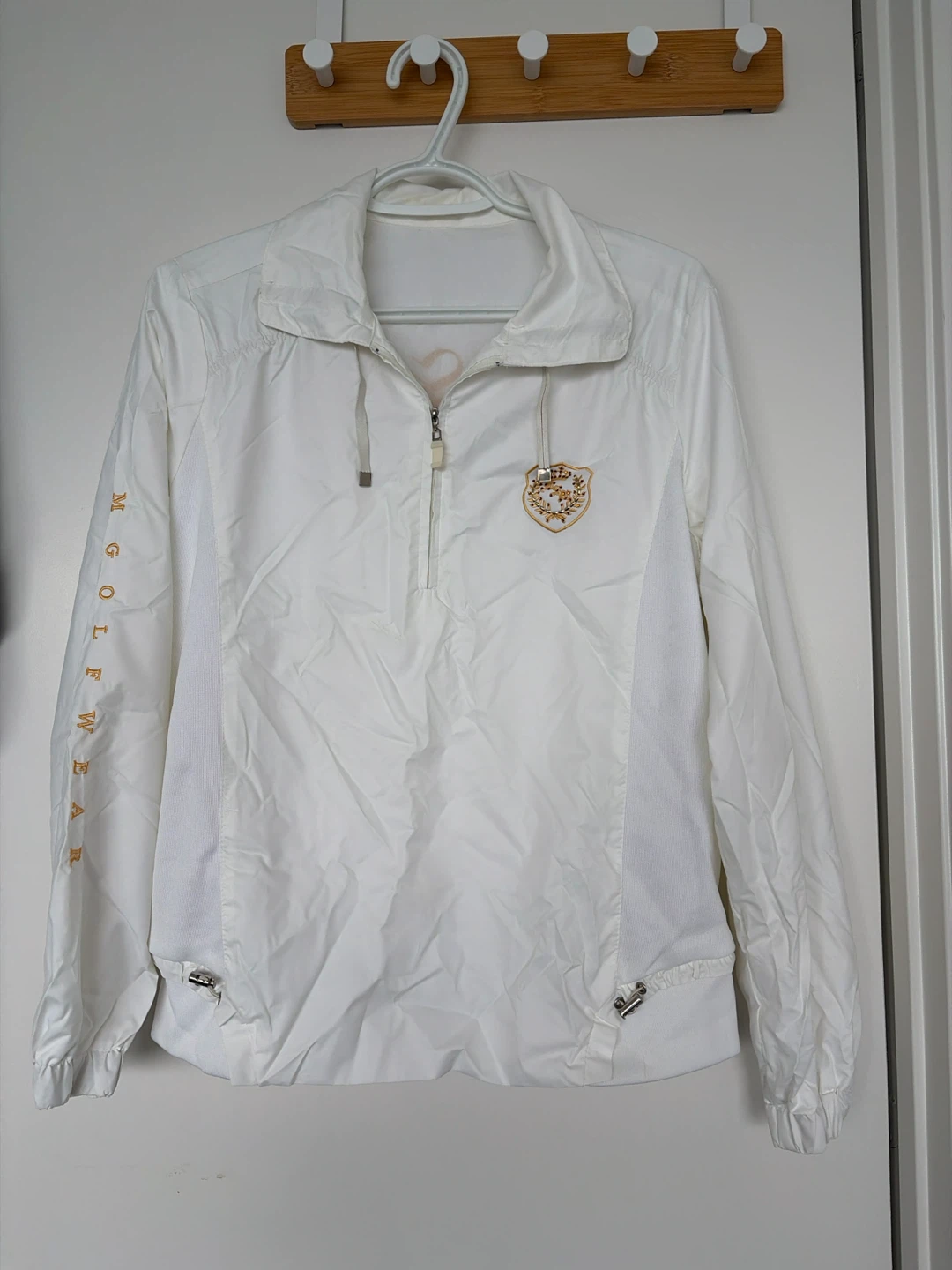 M Golf Wear White Windbreaker