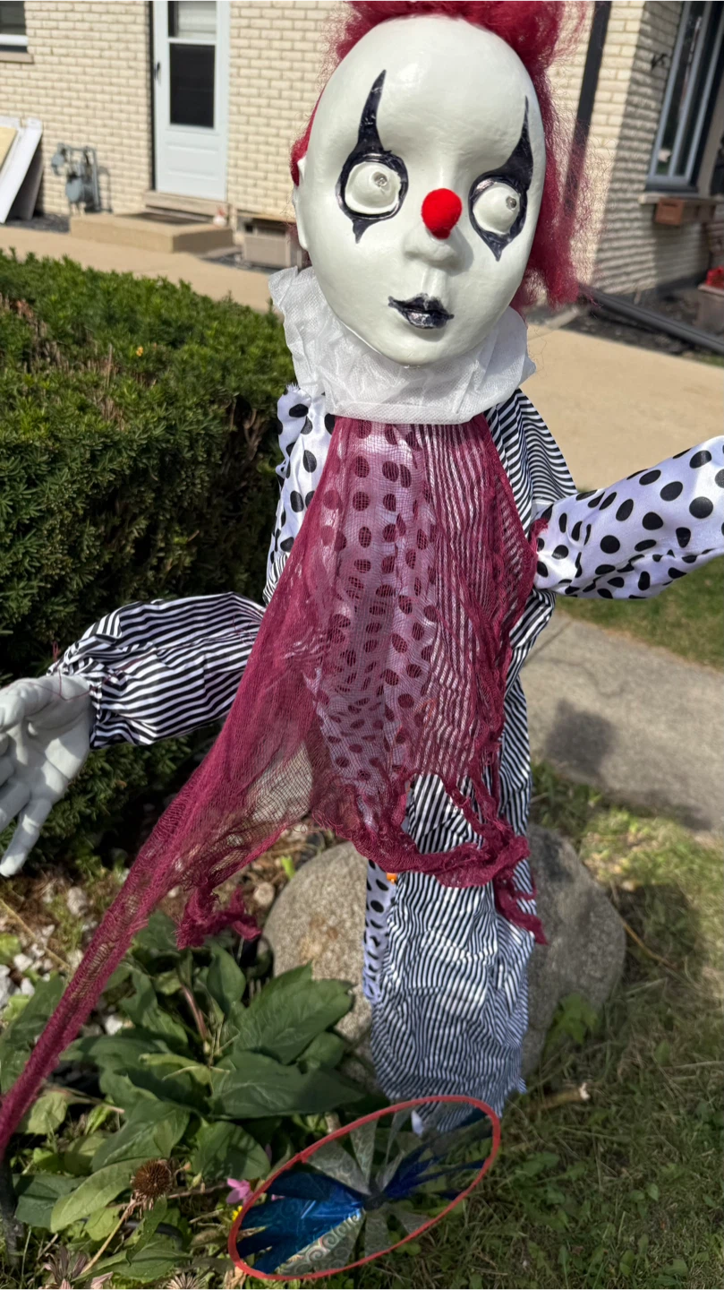 Creepy Clown Halloween Decoration mark doing light up eye