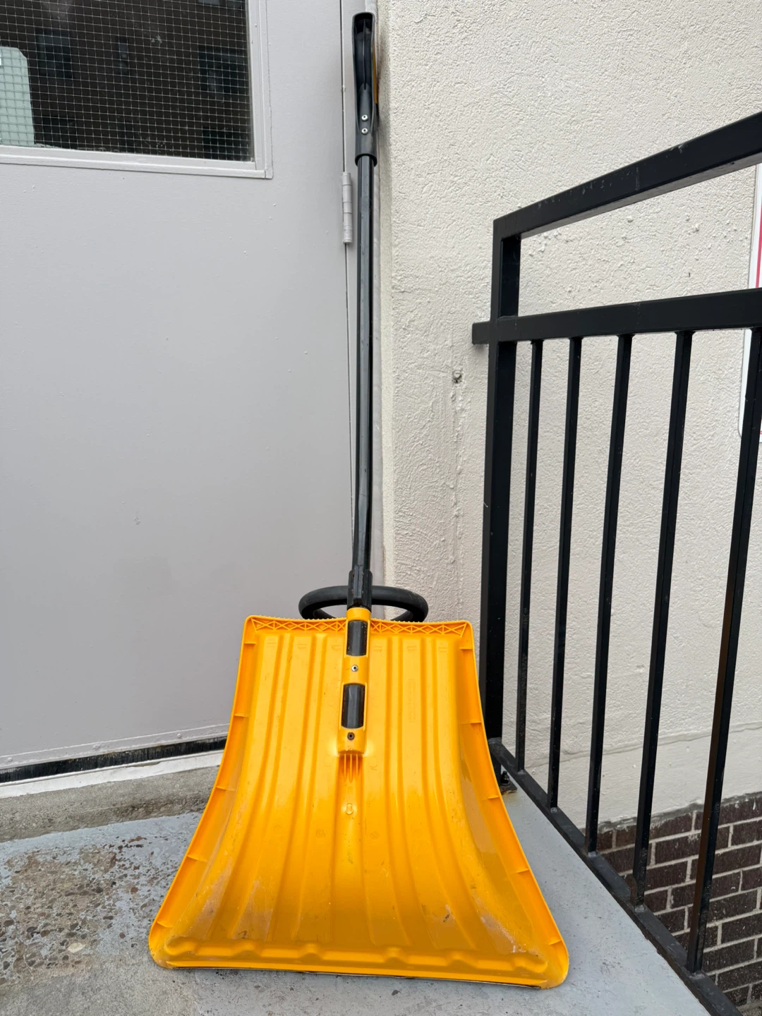 ERA Yellow Snow Pusher Shovel - photo 2