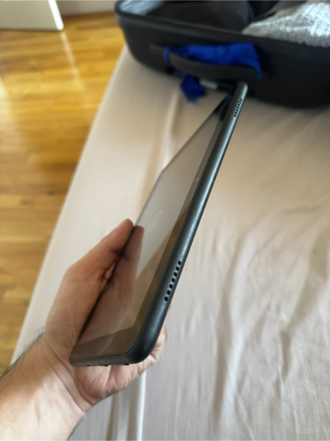Amazon Fire Tablet 8th Gen - photo 2