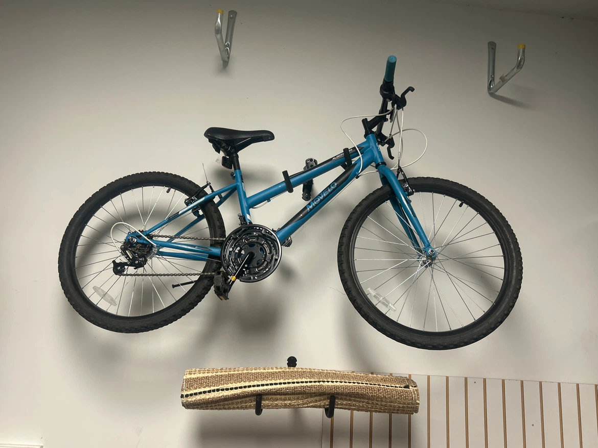 Movelo 24-inch Mountain Bike