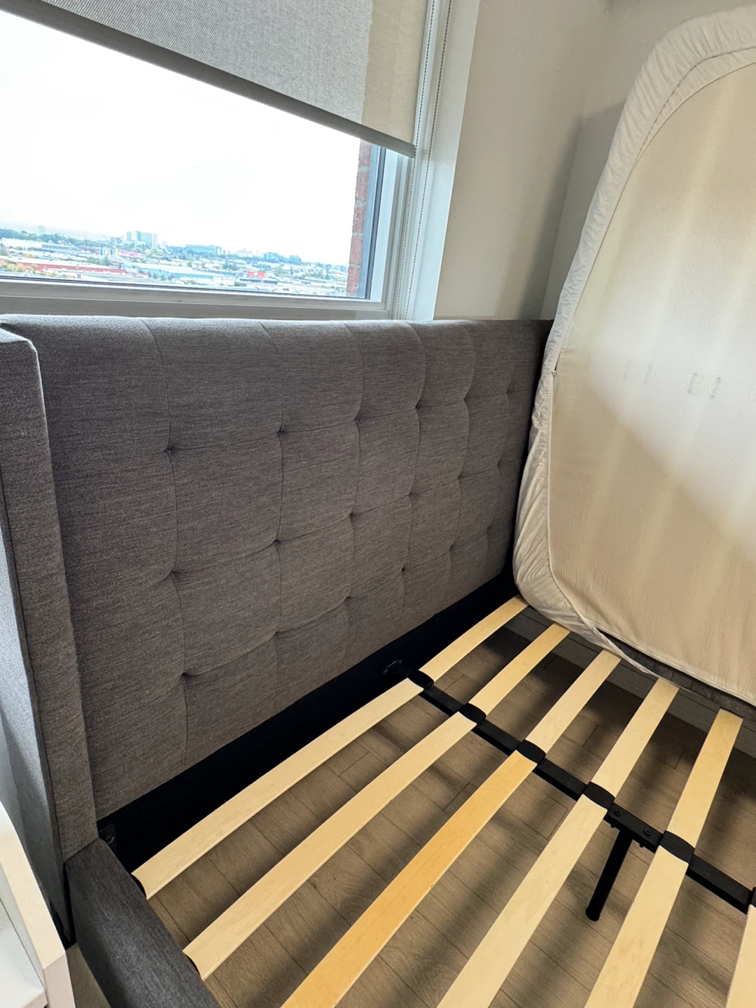 Structube Dawson Tufted Queen Bed - photo 2