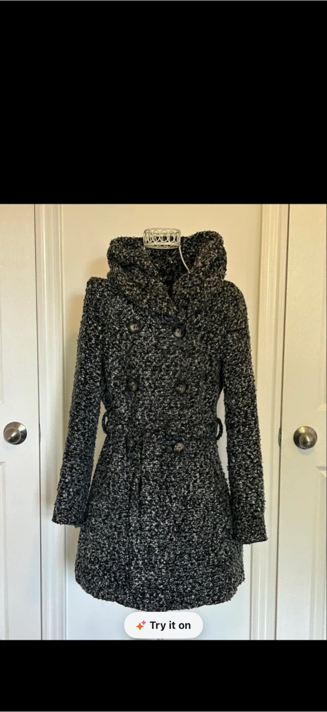 Beautiful Women’s Hooded Coat- Reduced! - photo 2