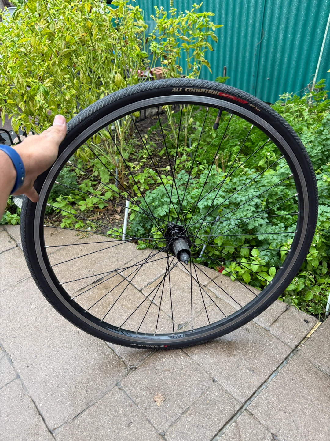 Whell cassette rear 700 tires + tube