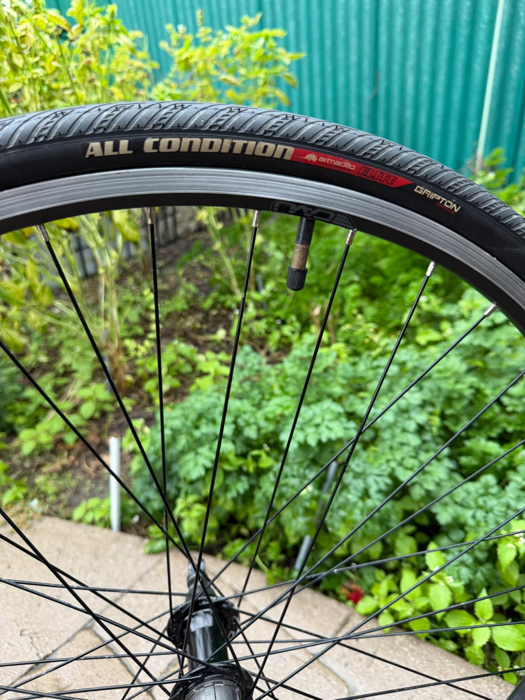Whell cassette rear 700 tires + tube - photo 2