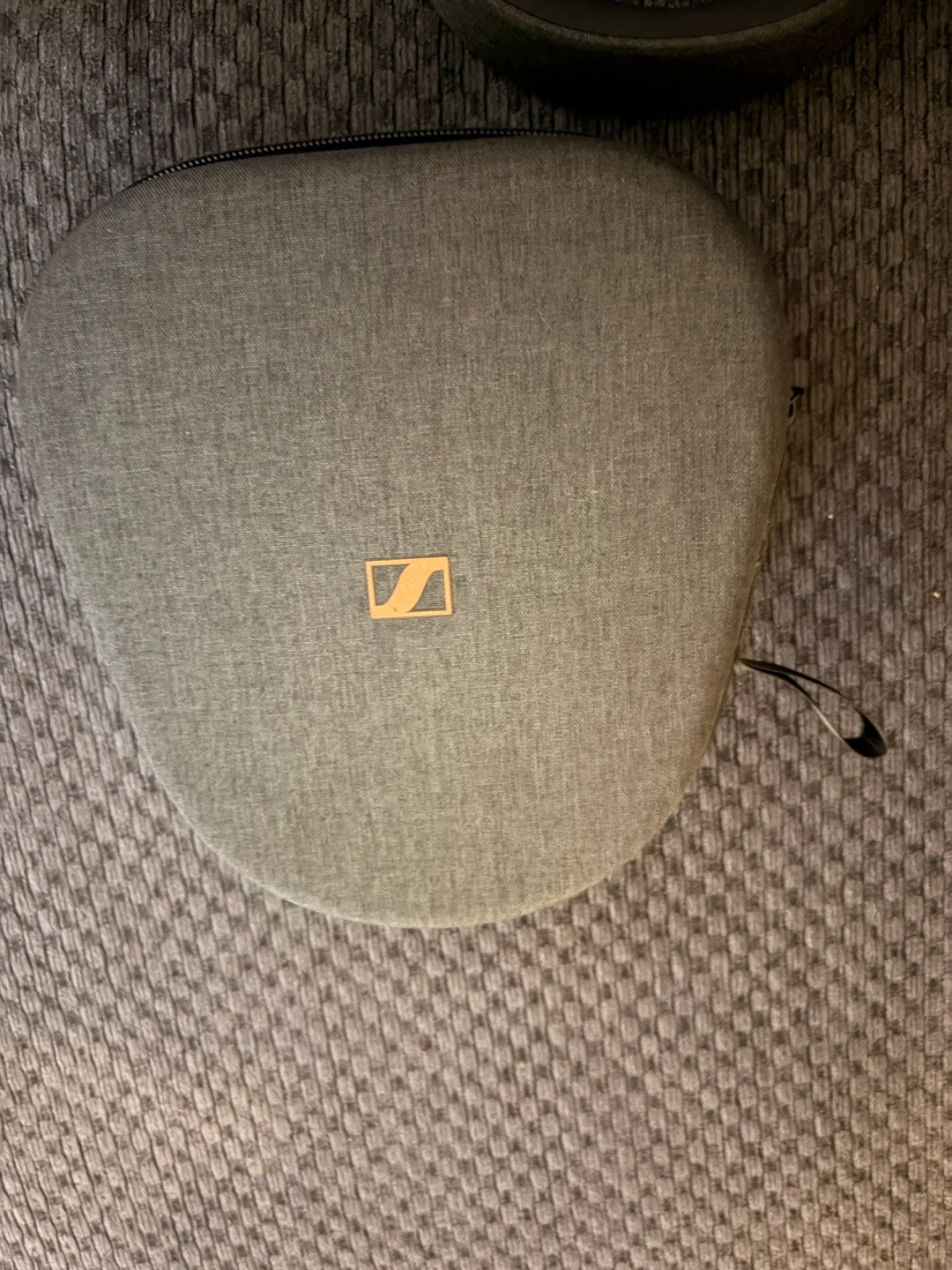 Sennheiser Momentum 4 Wireless Headphones - photo 4