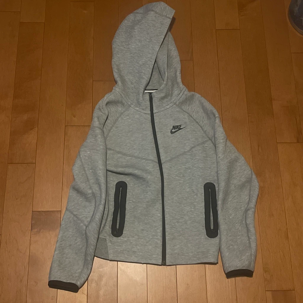 Nike Tech Fleece Grey Hoodie