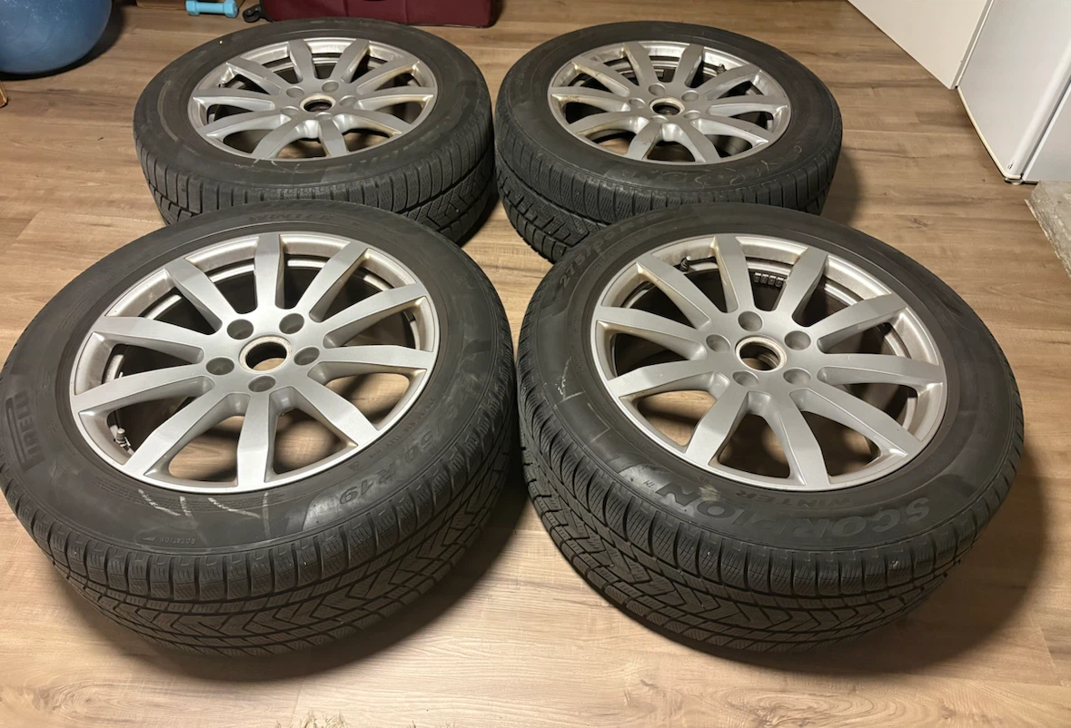 Set of 4 Pirelli Scorpion Winter Tires 275/50R19