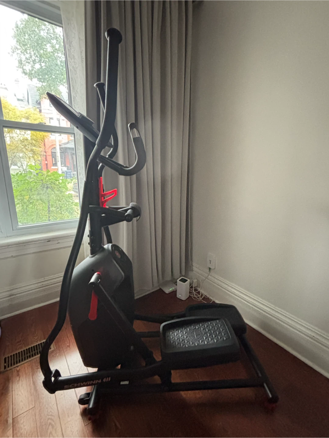 Schwinn 411 Elliptical Machine