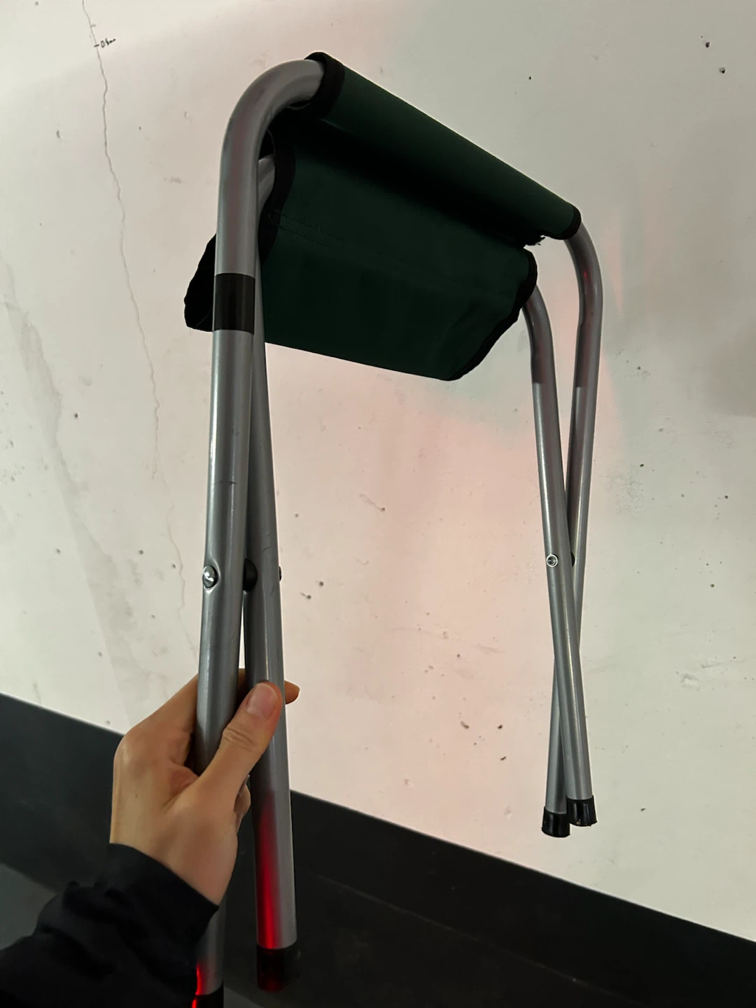 Portable folding stool - photo 2