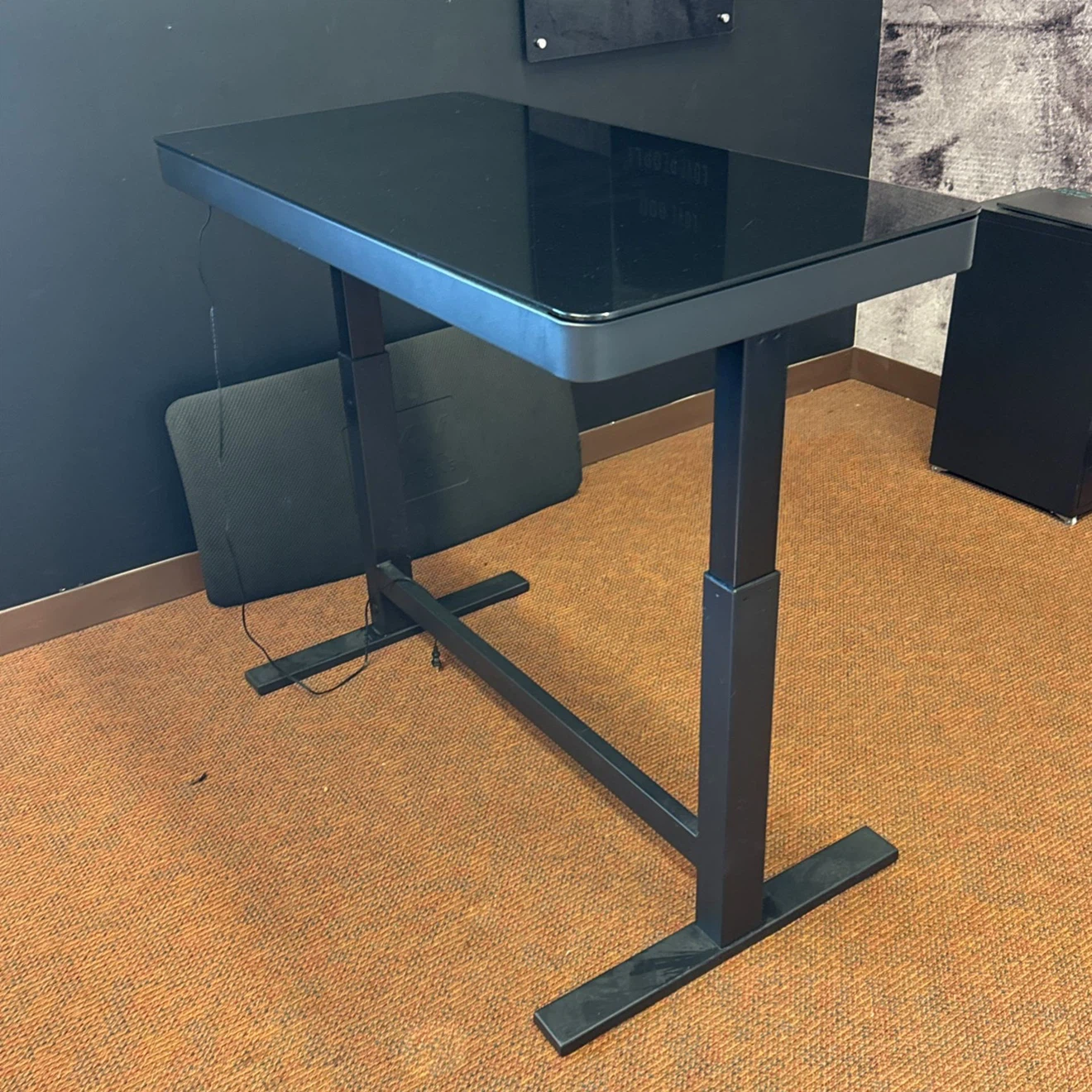 Tresanti electric sit to stand desk