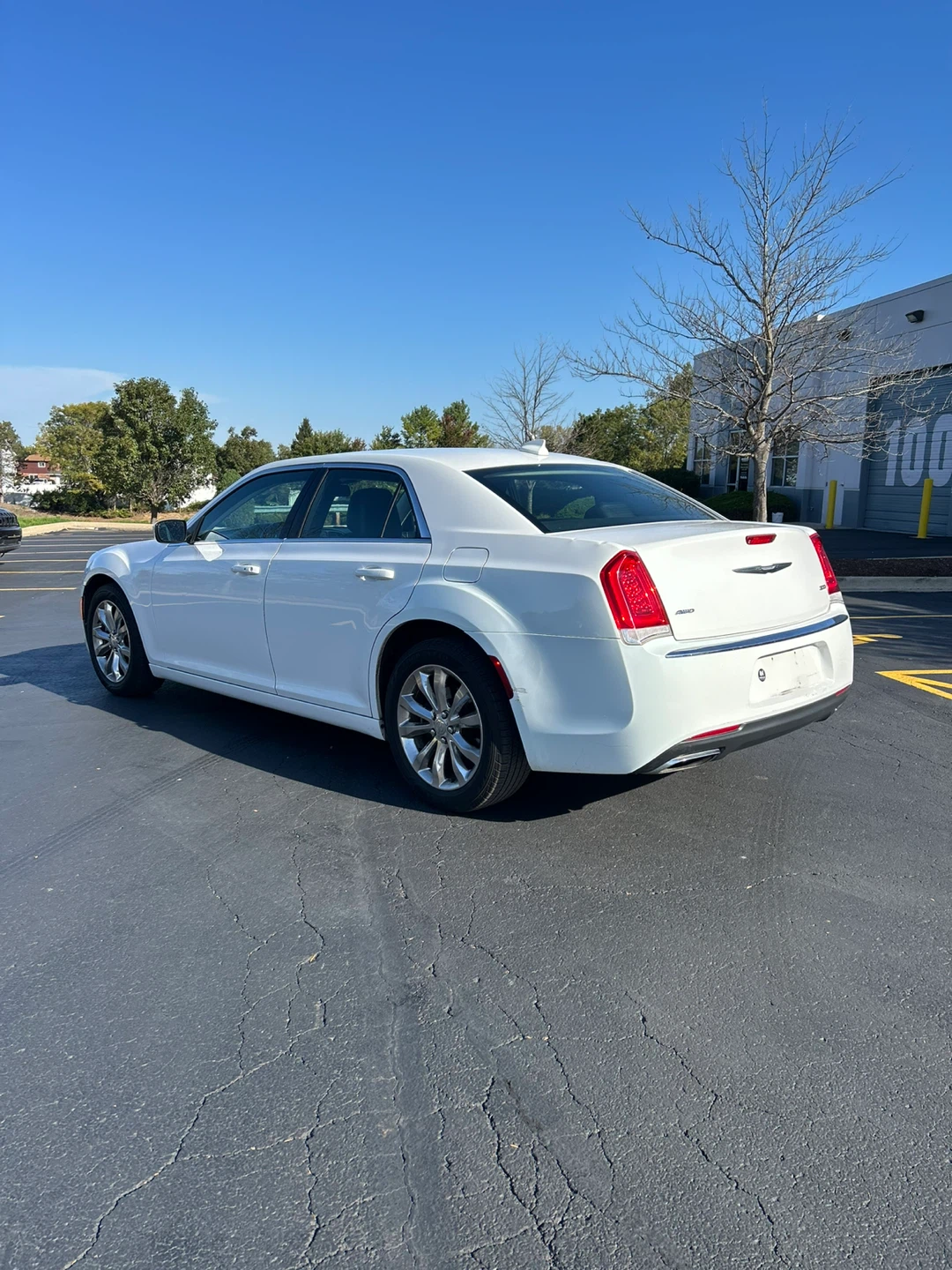 2015 Chrysler 300 Limited AWD V6 - photo 2