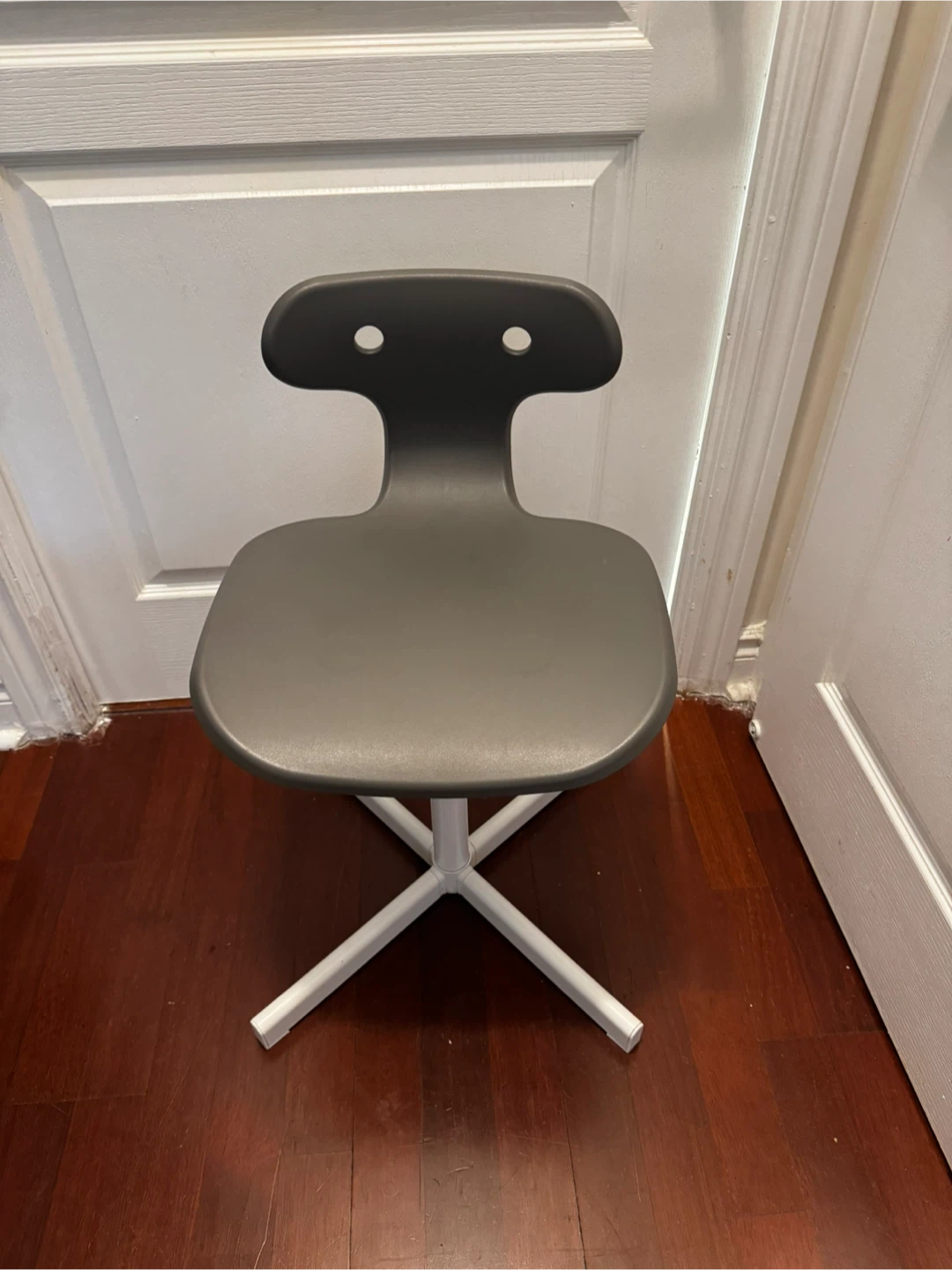 IKEA OVERSIDAN Childrens Swivel Chair - photo 2