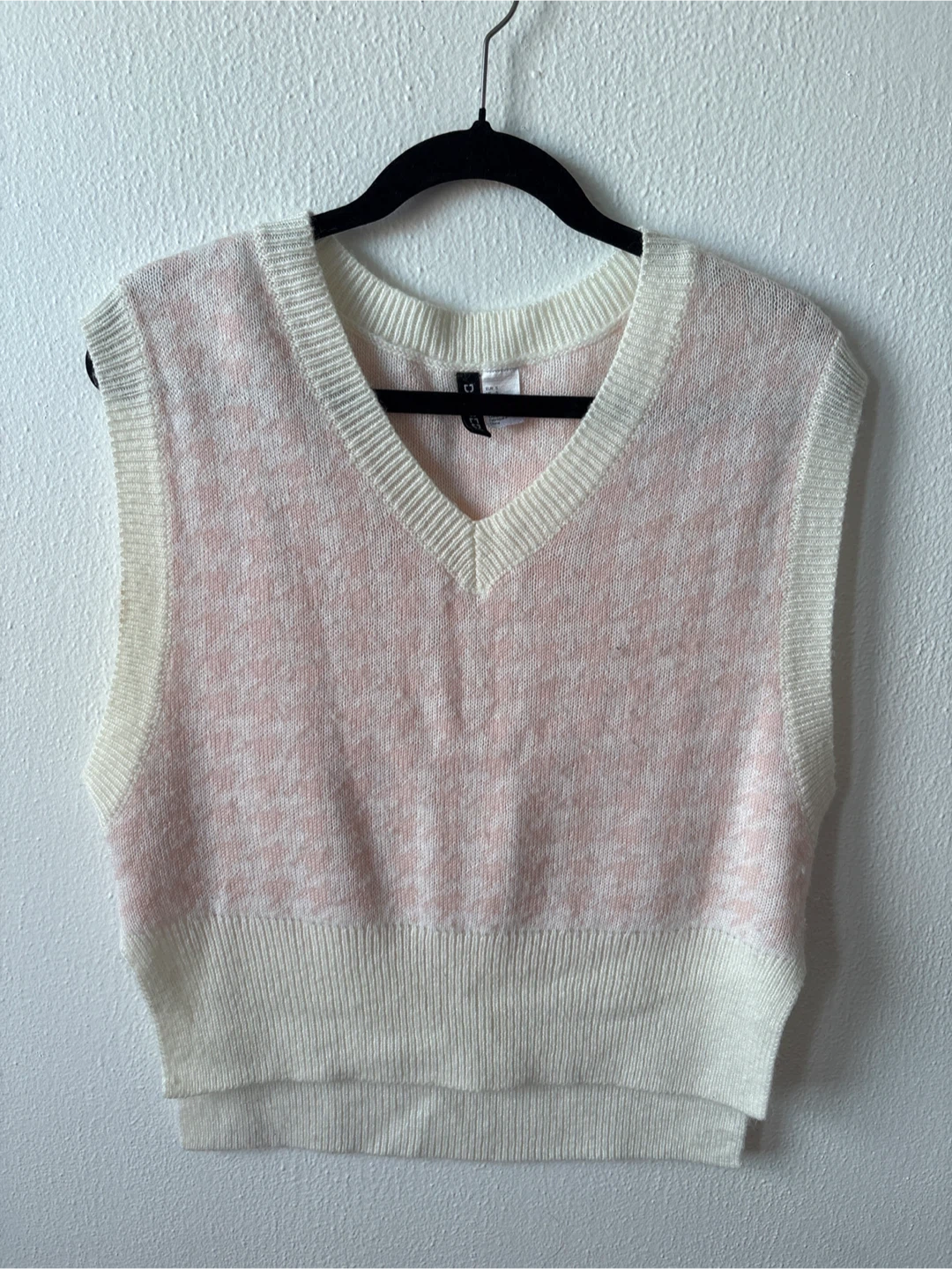 H&M Pink and White Knit Sweater Vest